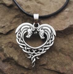 Celtic horse necklace - Home Excelsior
