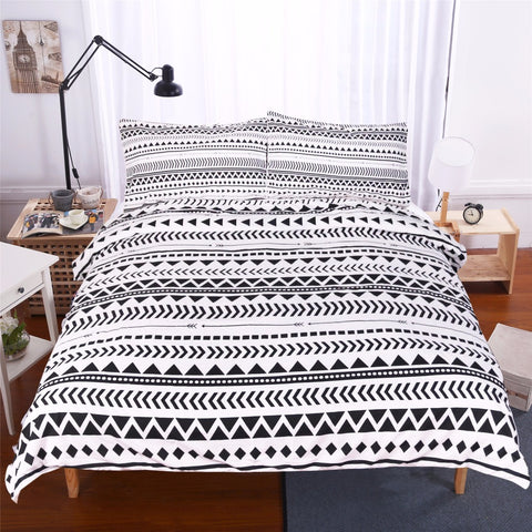 Modern Chic Reversible Geometric Black White Striped Bed Set - Home Excelsior